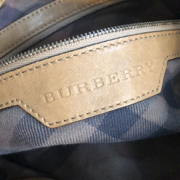 Burberry quilted tan leather purse 😍 - Picture 7 of 13